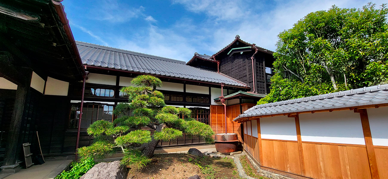Temple-Gotokuji-carrousel-11