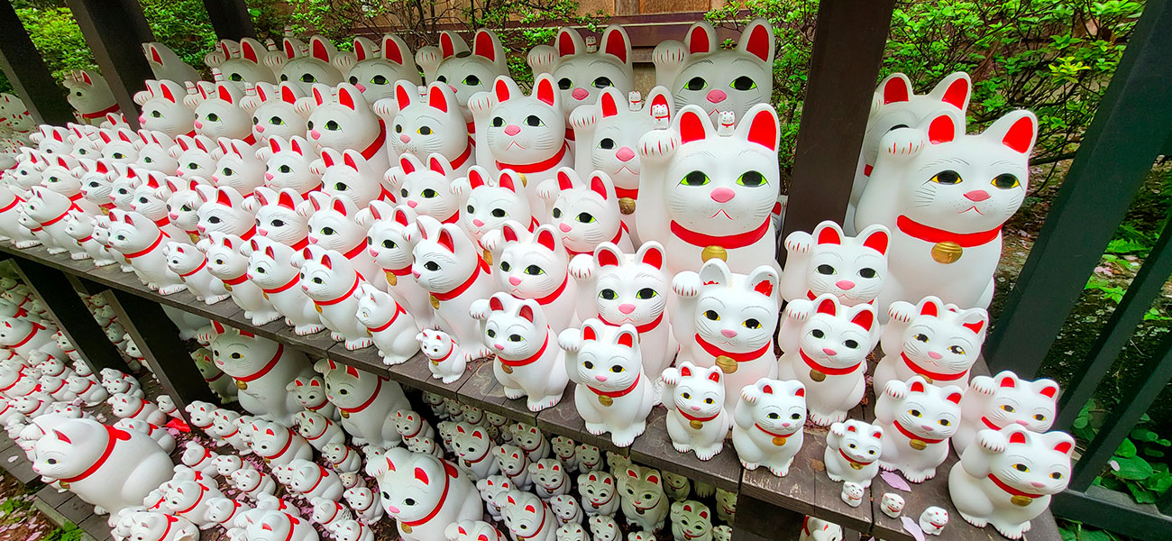 Temple-Gotokuji-carrousel-9